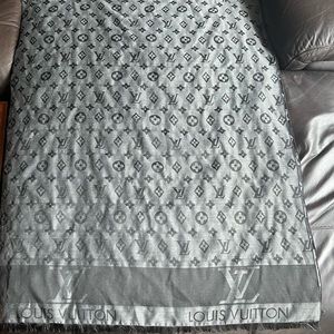 Louis Vuitton scarf